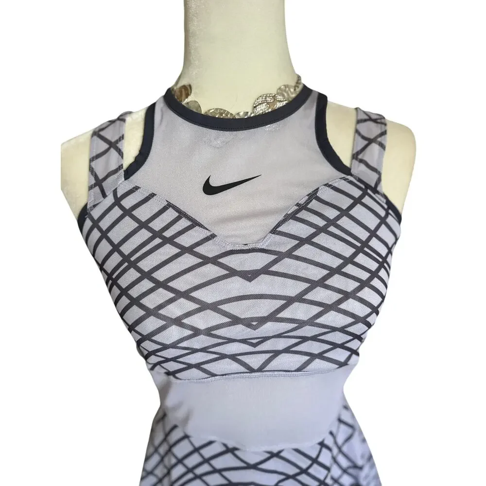 Nike this tennis